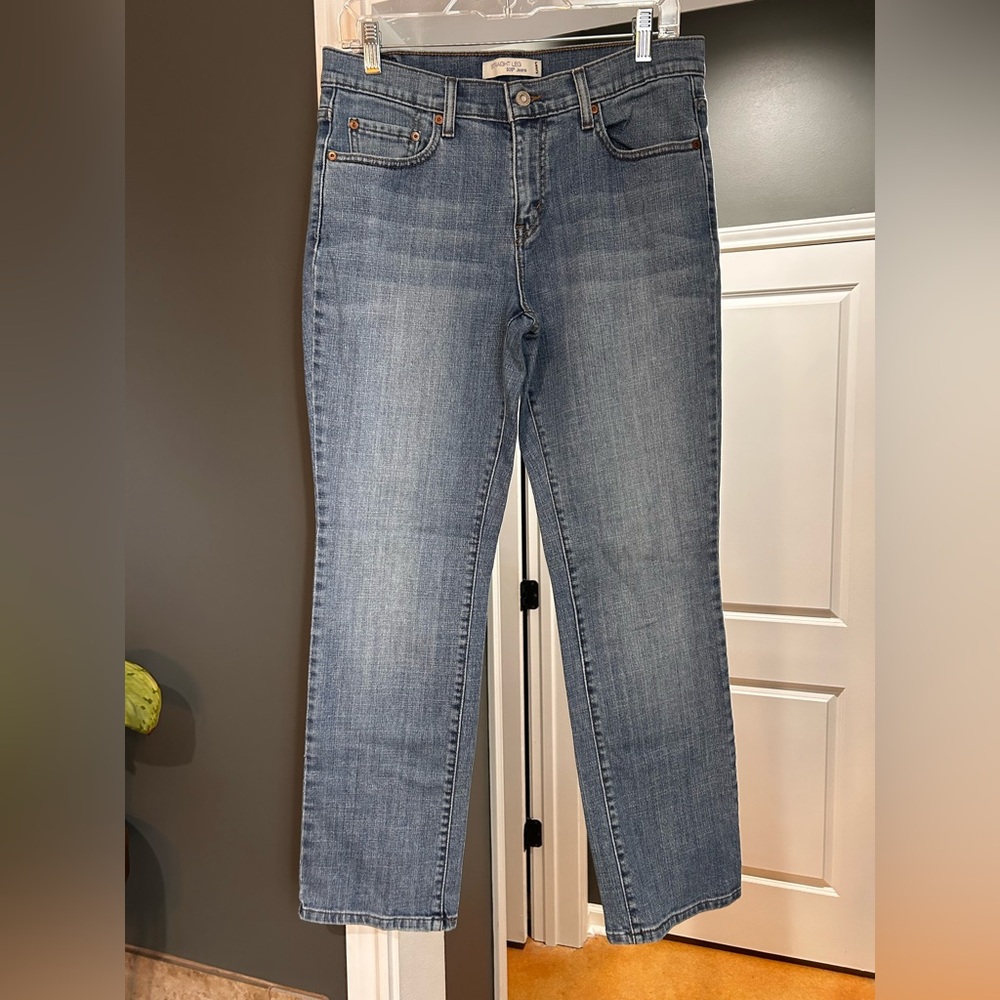Levi's Women's Straight Leg Jeans in Denim Blue 8 Short